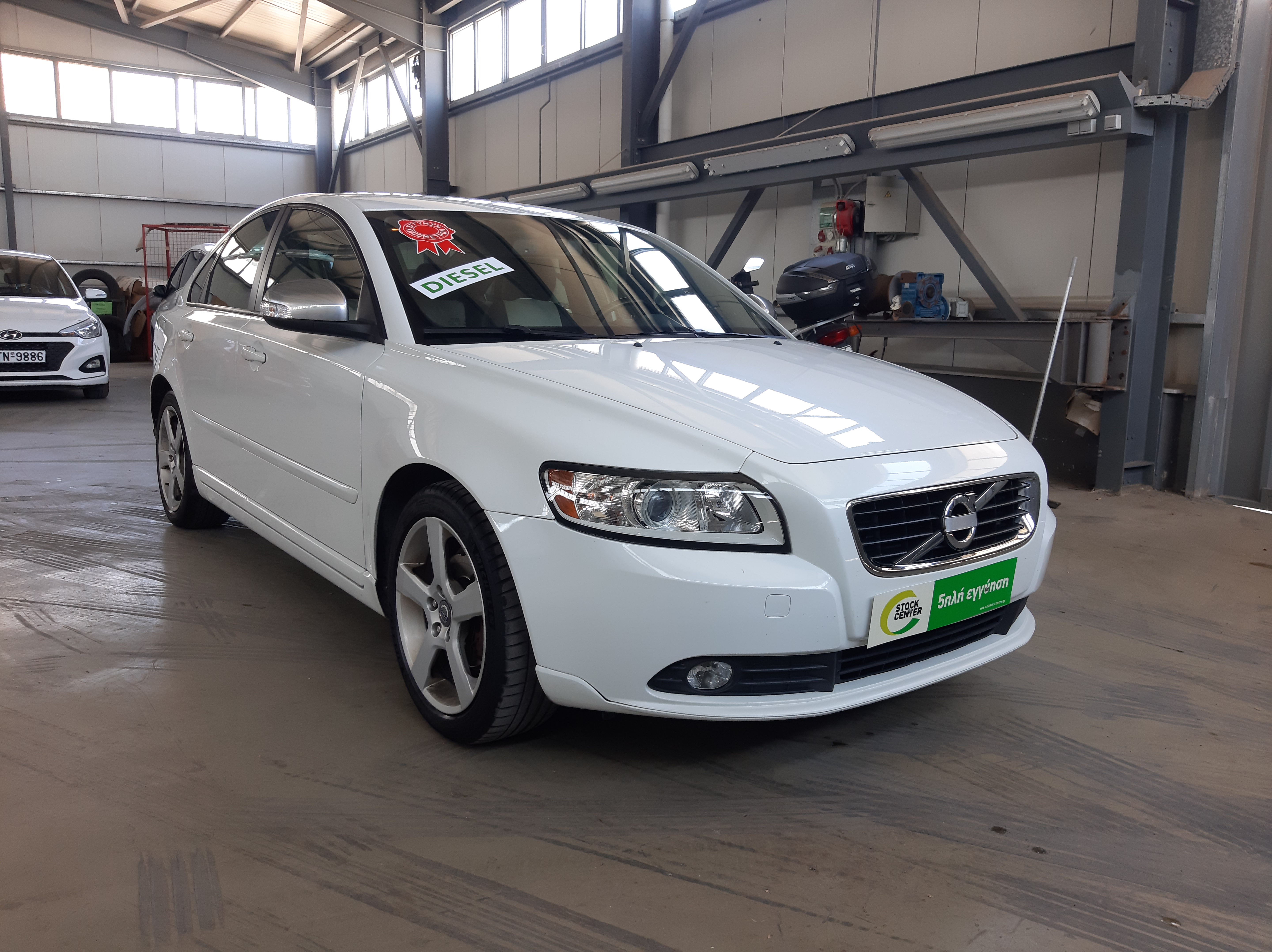 S40 R Design Volvo - S40 - R-DESIGN - Ασπρο - 2011 | Stock Center